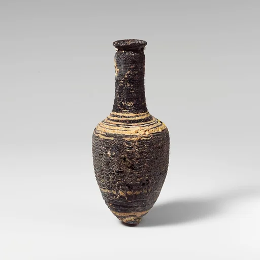 Glass amphoriskos (perfume bottle)