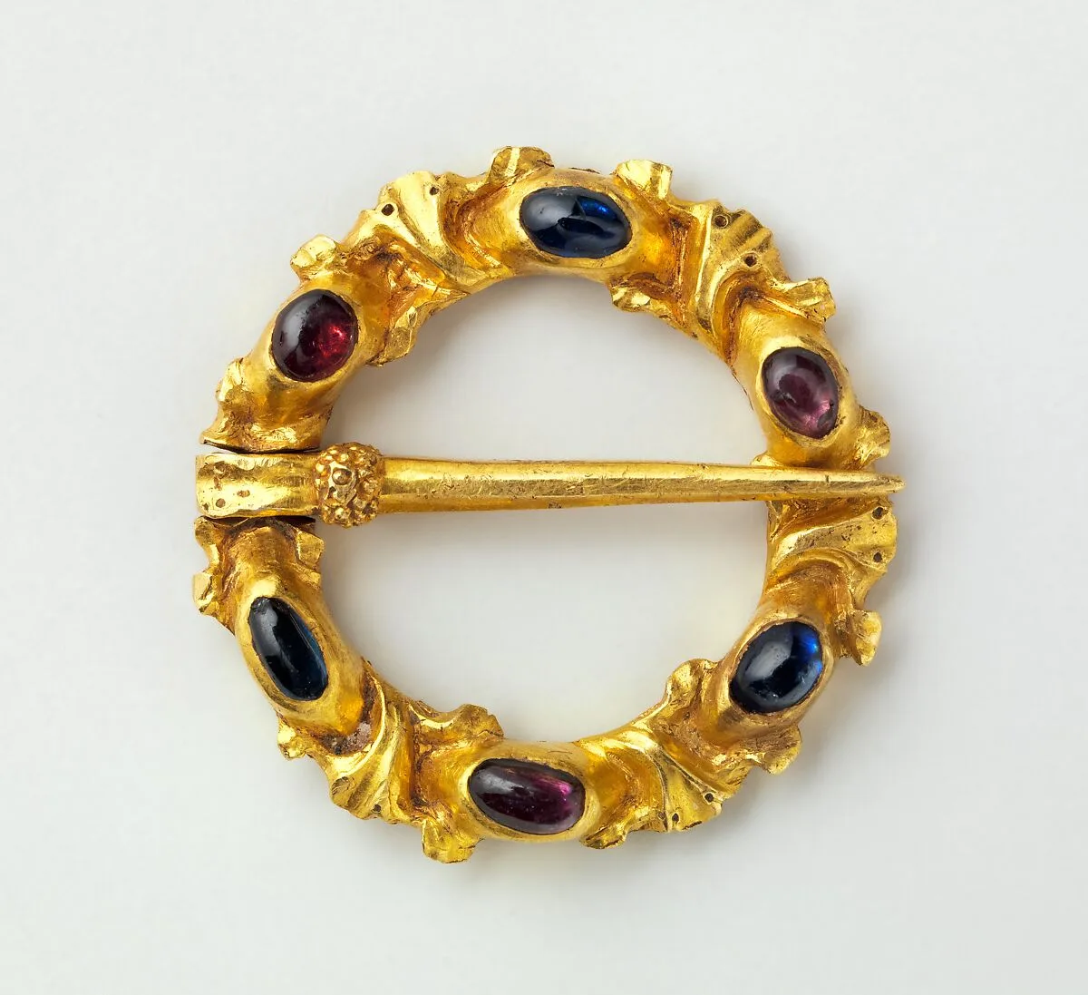 Ring Brooch — Unknown