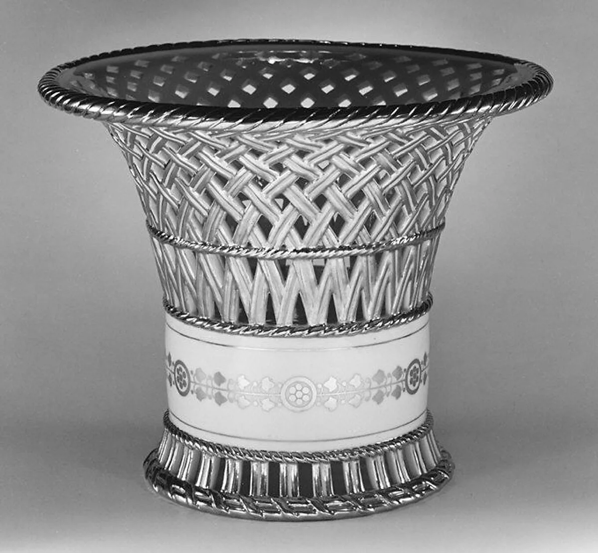 Fruit basket (one of a pair) — Sèvres Manufactory