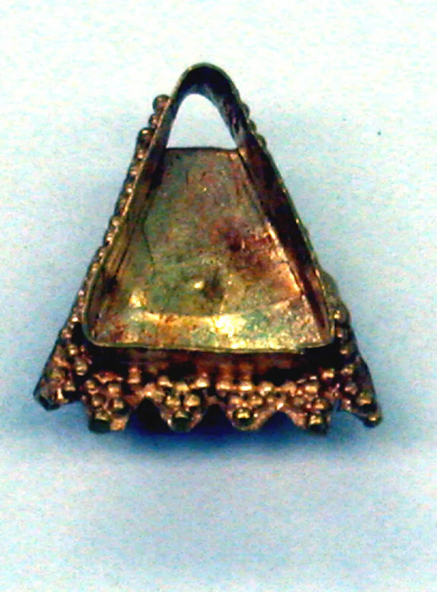 Garment Clasp — Unknown
