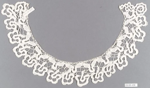 Collar lace