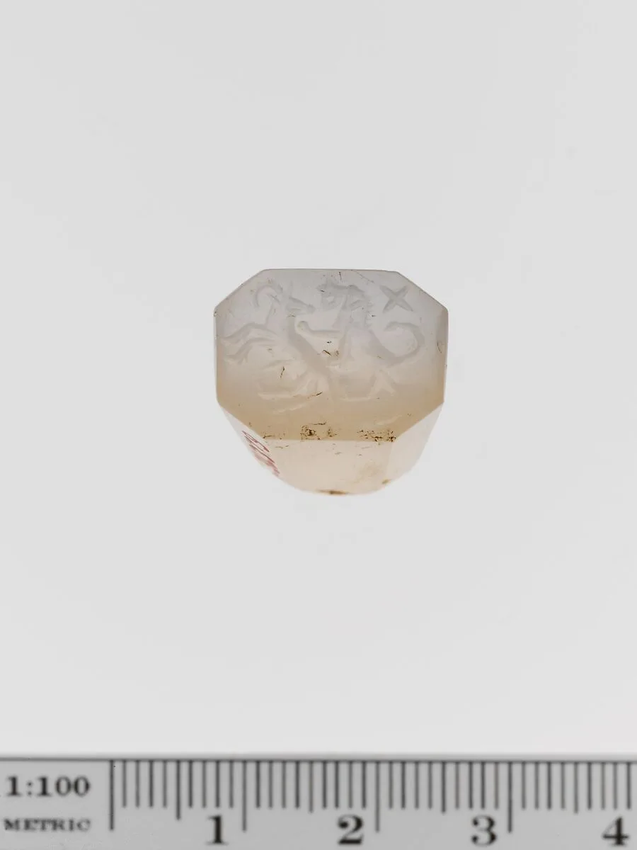 Chalcedony eight-sided cone — Unknown