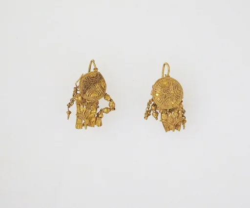 Earring with pendant