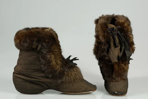 Carriage boots