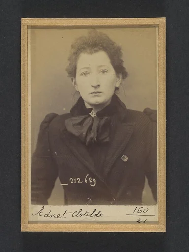 Adnet. Clotilde. 19 ans, née en décembre 74 à Argentant (Orne). Brodeuse. Anarchiste. Fichée le 7/1/94.