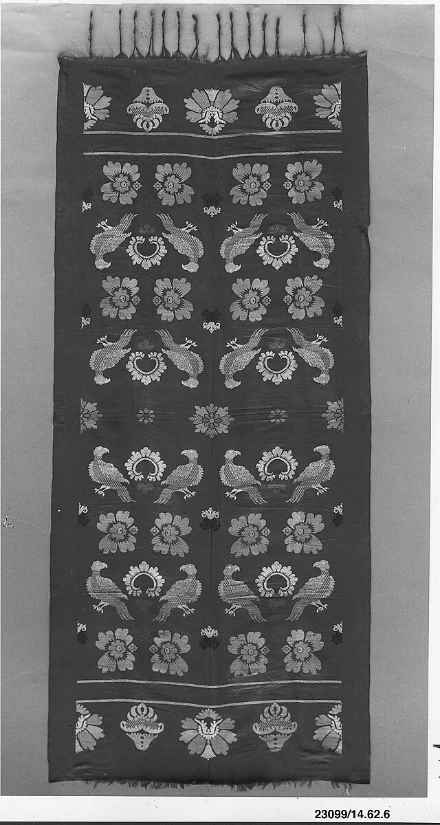 Cover or scarf — Unknown