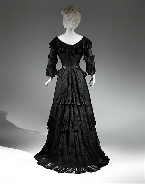 Mourning dress — Unknown