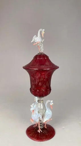 Standing cup with cover
