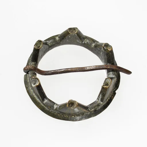 Ring Brooch