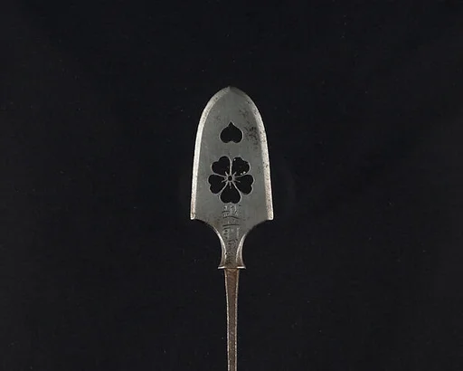 Arrowhead (<i>Yanone</i>)