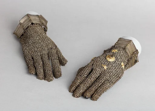 Gauntlets of Mail