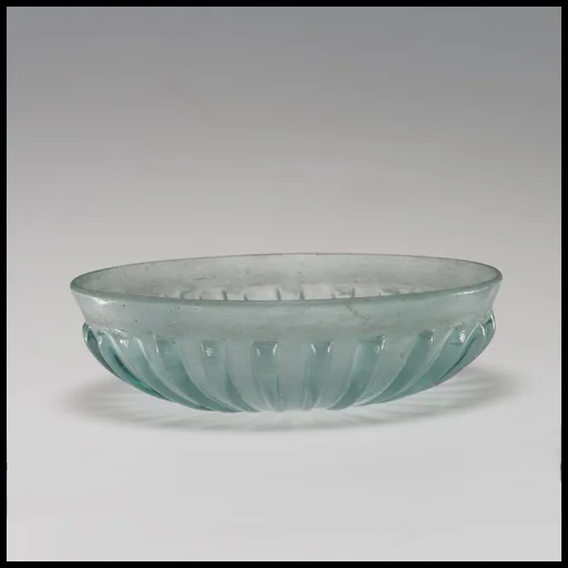 Glass ribbed bowl
