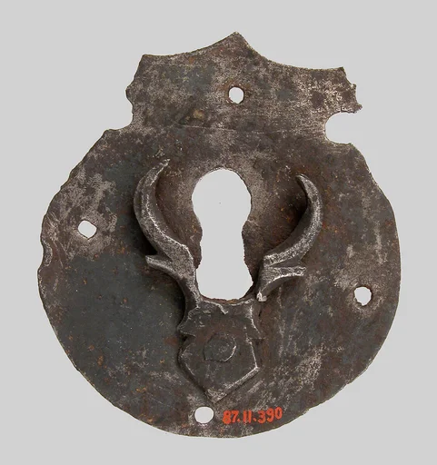 Escutcheon plate