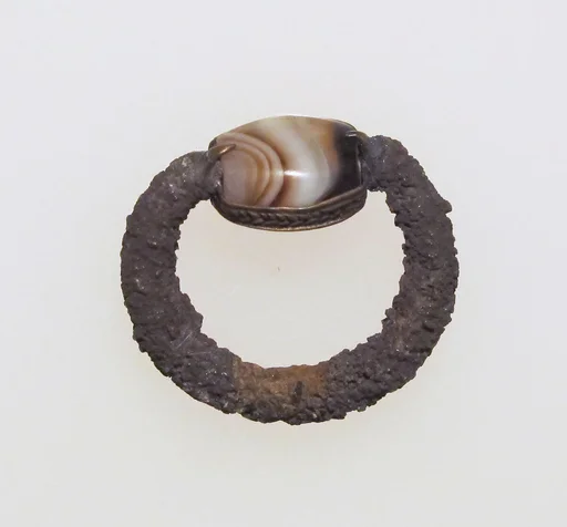 Ring with scaraboid