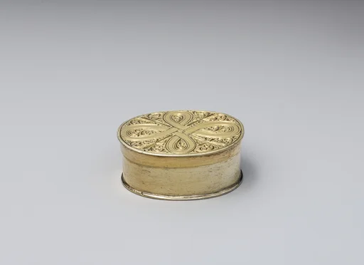 Miniature box with cover