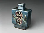 日本 河井寛次郎 (1890–1966) 花扁壷 (20世紀半ば頃)|Square Bottle with Abstract Design — Kawai Kanjiro