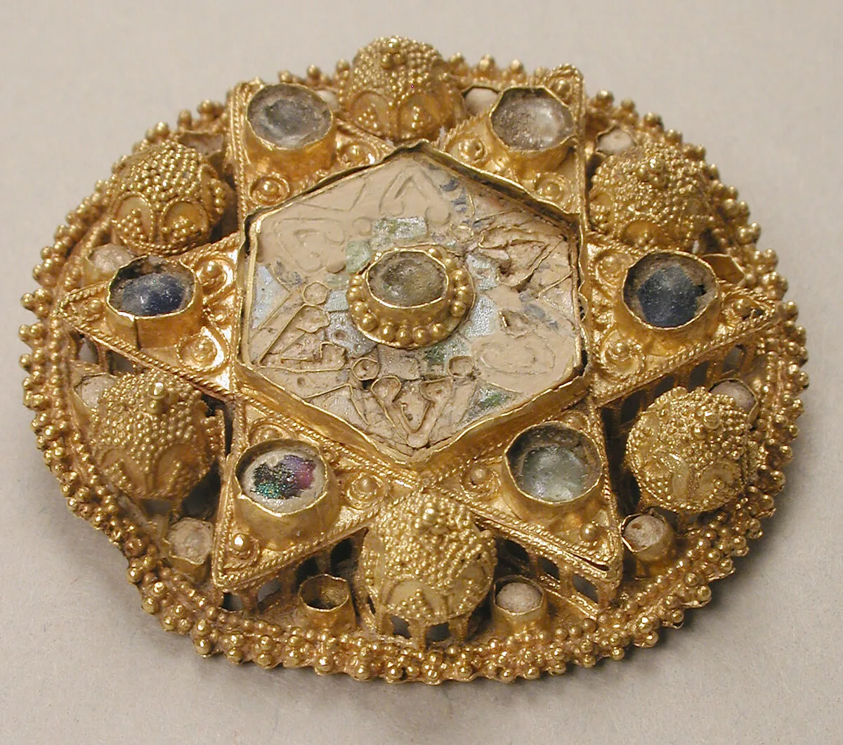 Brooch — Unknown