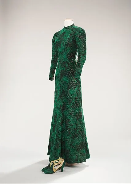 Evening ensemble — Elsa Schiaparelli|André Perugia