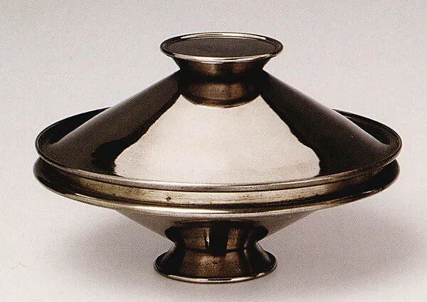 Covered tureen — Herman Rosse