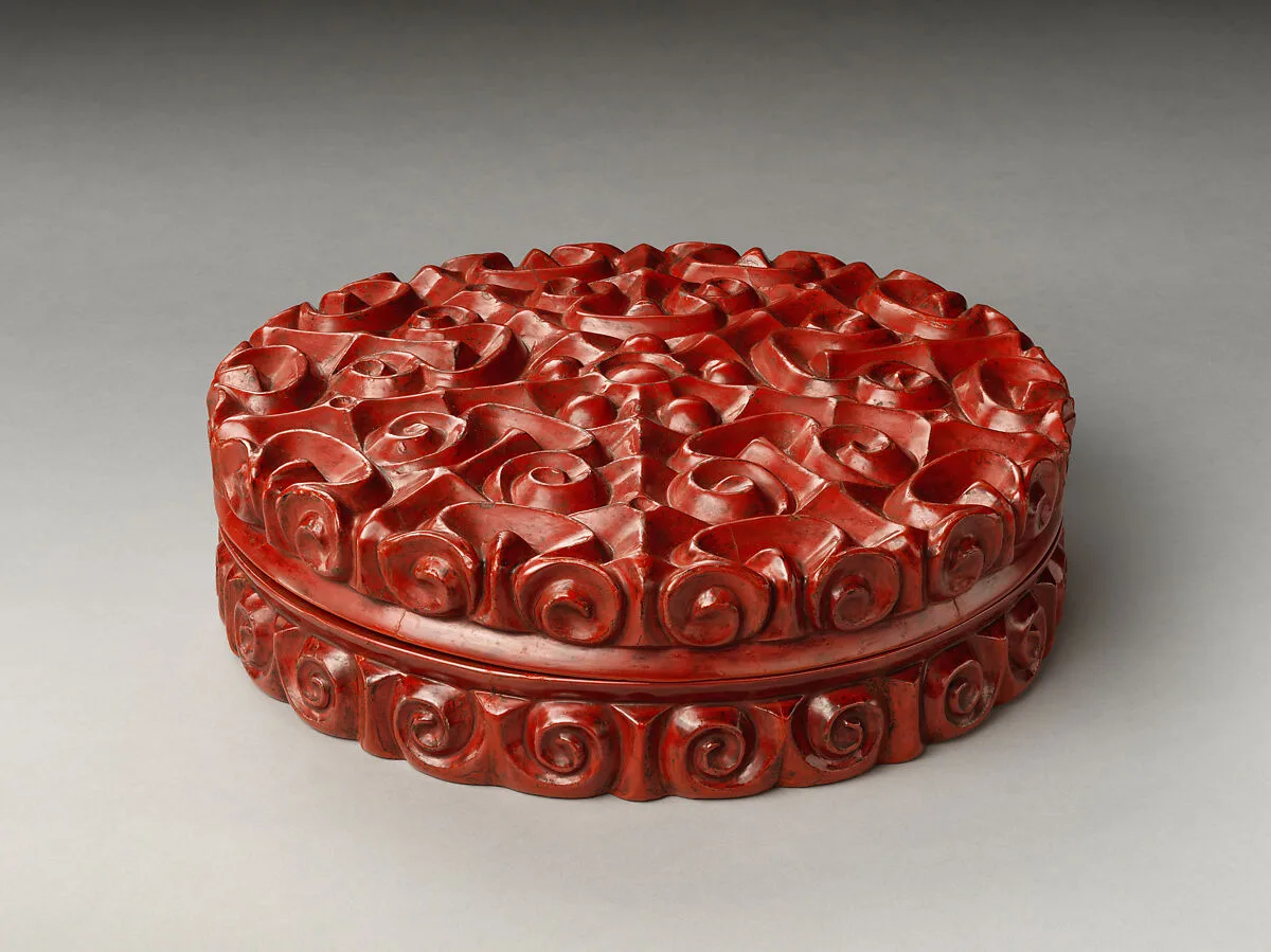 屈輪文鎌倉彫香合|Incense box with guri pattern — Unknown