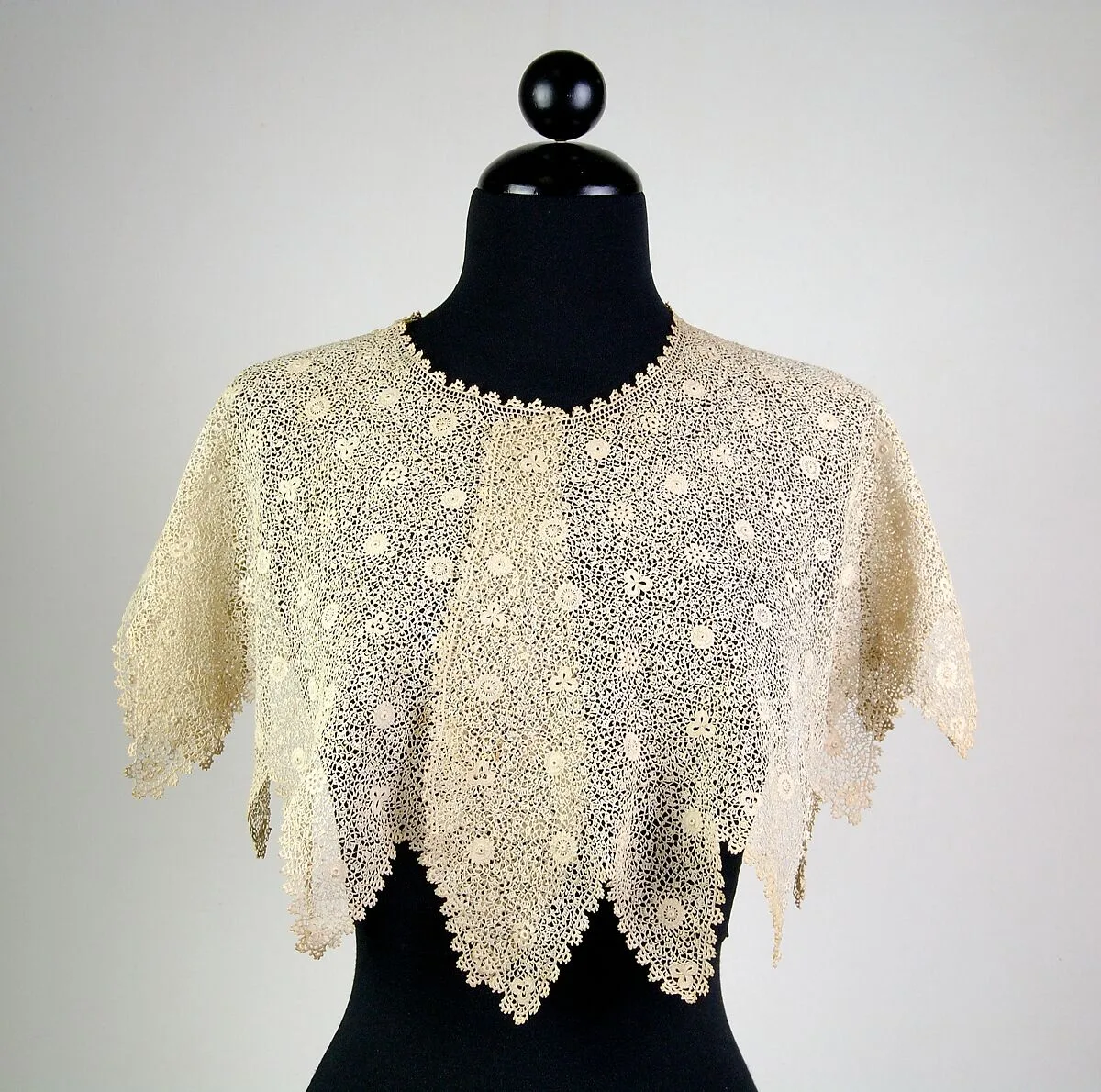 Collar — Unknown