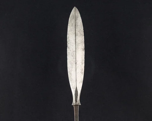 Arrowhead (<i>Yanone</i>)