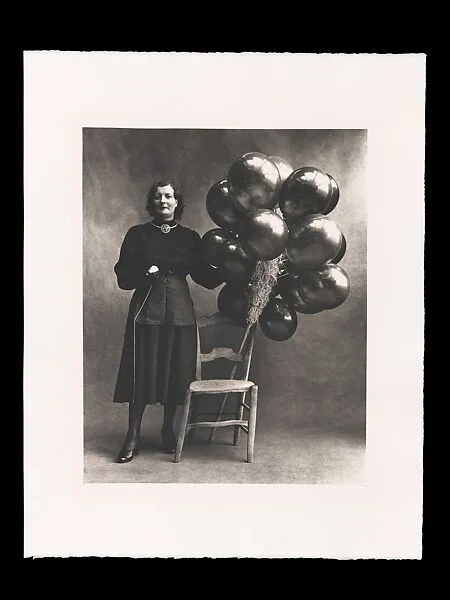 Marchande de Ballons, Paris — Irving Penn
