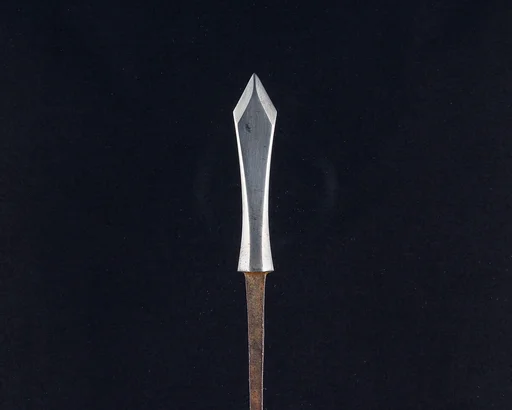 Arrowhead (<i>Yanone</i>)