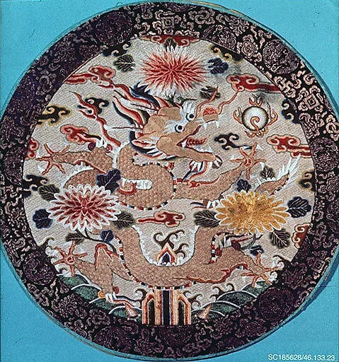 明晚期 刺繡菊花團龍補|Festival badge with five-clawed dragon surrounded by chrysanthemums — Unknown