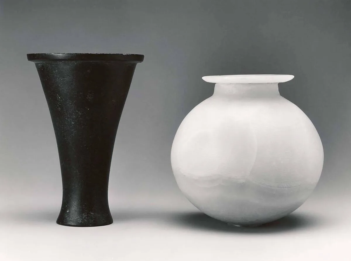 Globular necked jar — Unknown