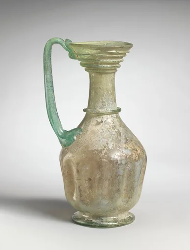 Glass jug