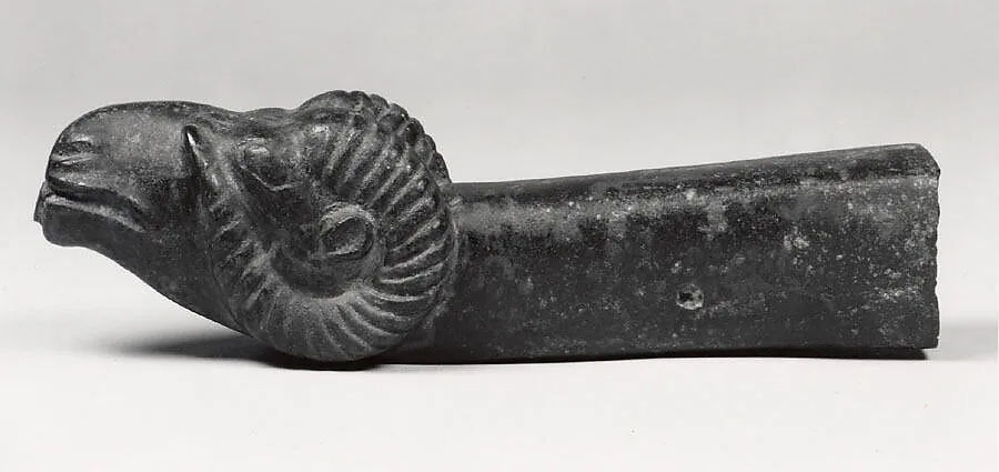 戰國至西漢 青銅羊首端飾|Finial with ram's head — Unknown