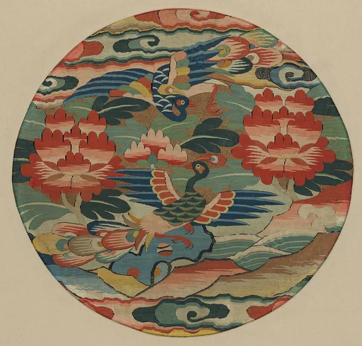 明中期  緙絲孔雀紋補|Medallion with two peacocks