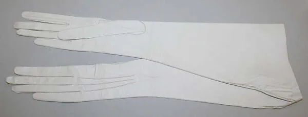 Gloves — Galeries Lafayette