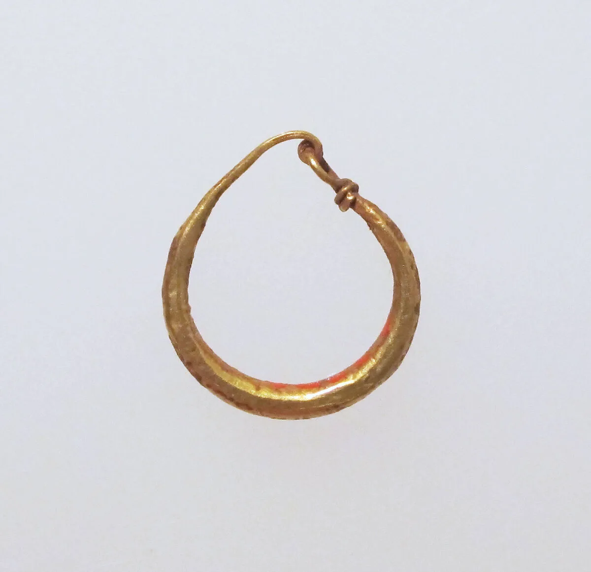 Earring-loop type, plain — Unknown
