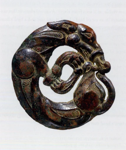 狼紋青銅車馬飾|Harness Ornament in the Shape of a Coiled Wolf