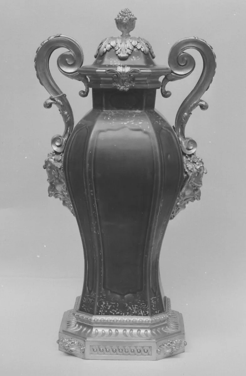 Pair of vases — Unknown