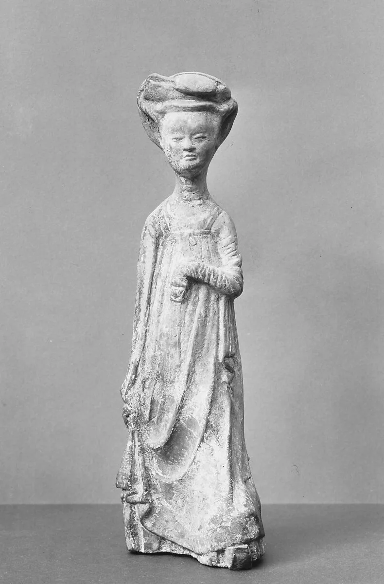 隋 青釉加彩陶女俑|Female attendant — Unknown