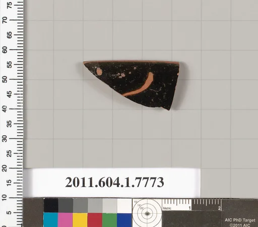 Terracotta rim fragment of a kylix (drinking cup)