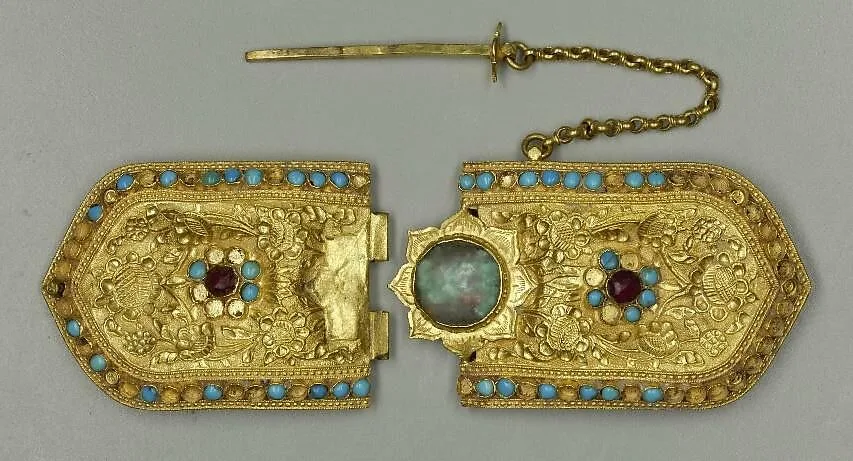 Girdle Clasp — Unknown