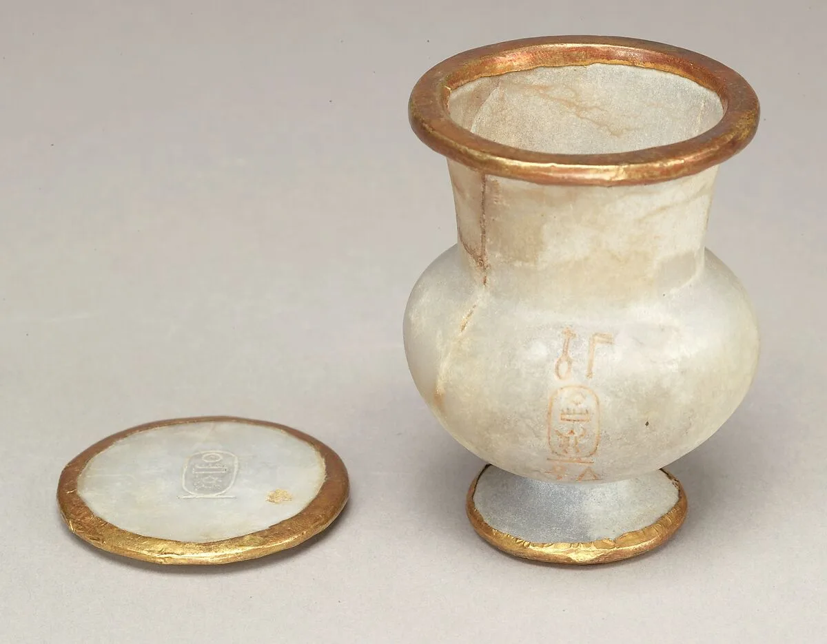 Wide-necked jar and lid naming Thutmose III — Unknown