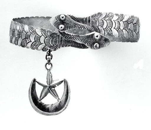 Bracelet: Snakes with Pendant