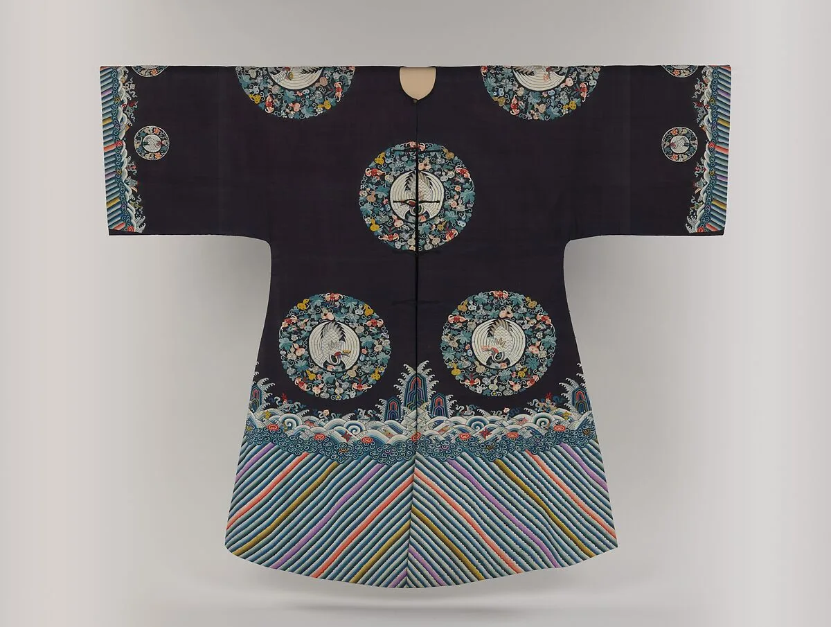 清晚期 緙絲團鶴紋女褂|Woman’s coat with crane medallions — Unknown