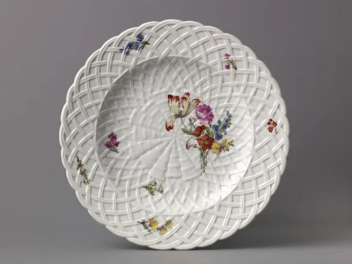 Nine dessert plates