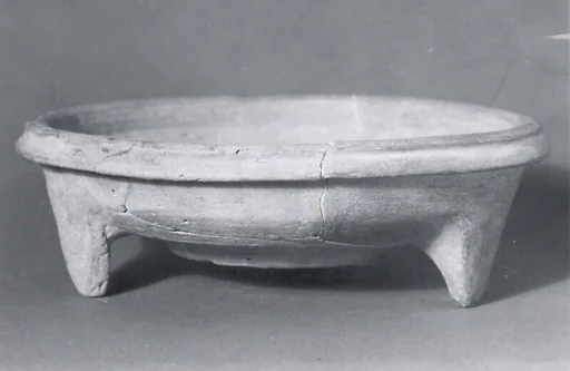 Tripod bowl