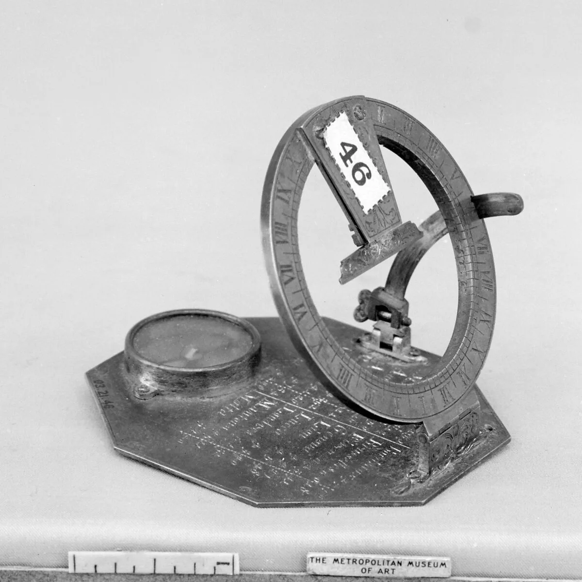 Portable equatorial or equinoctical sundial — Dominicus Lusuerg