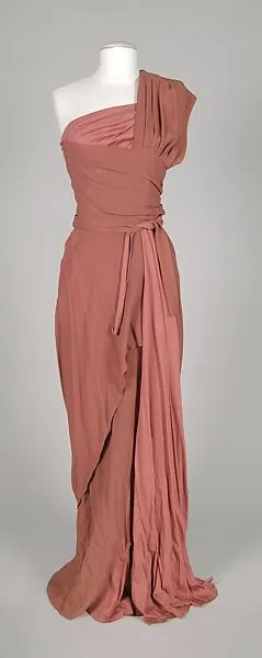 Evening dress — Mme. Eta Hentz