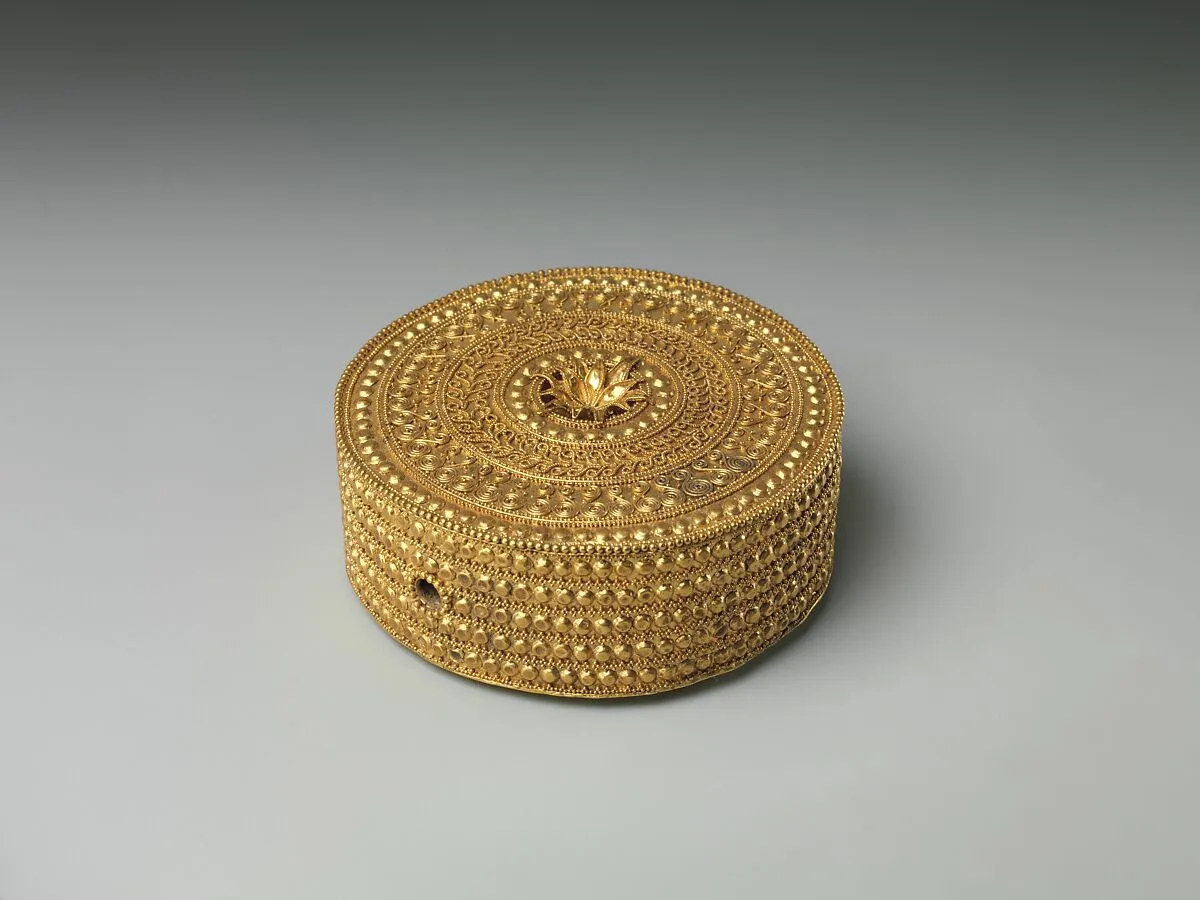 Box-form ornament with granulation and filagree — Unknown