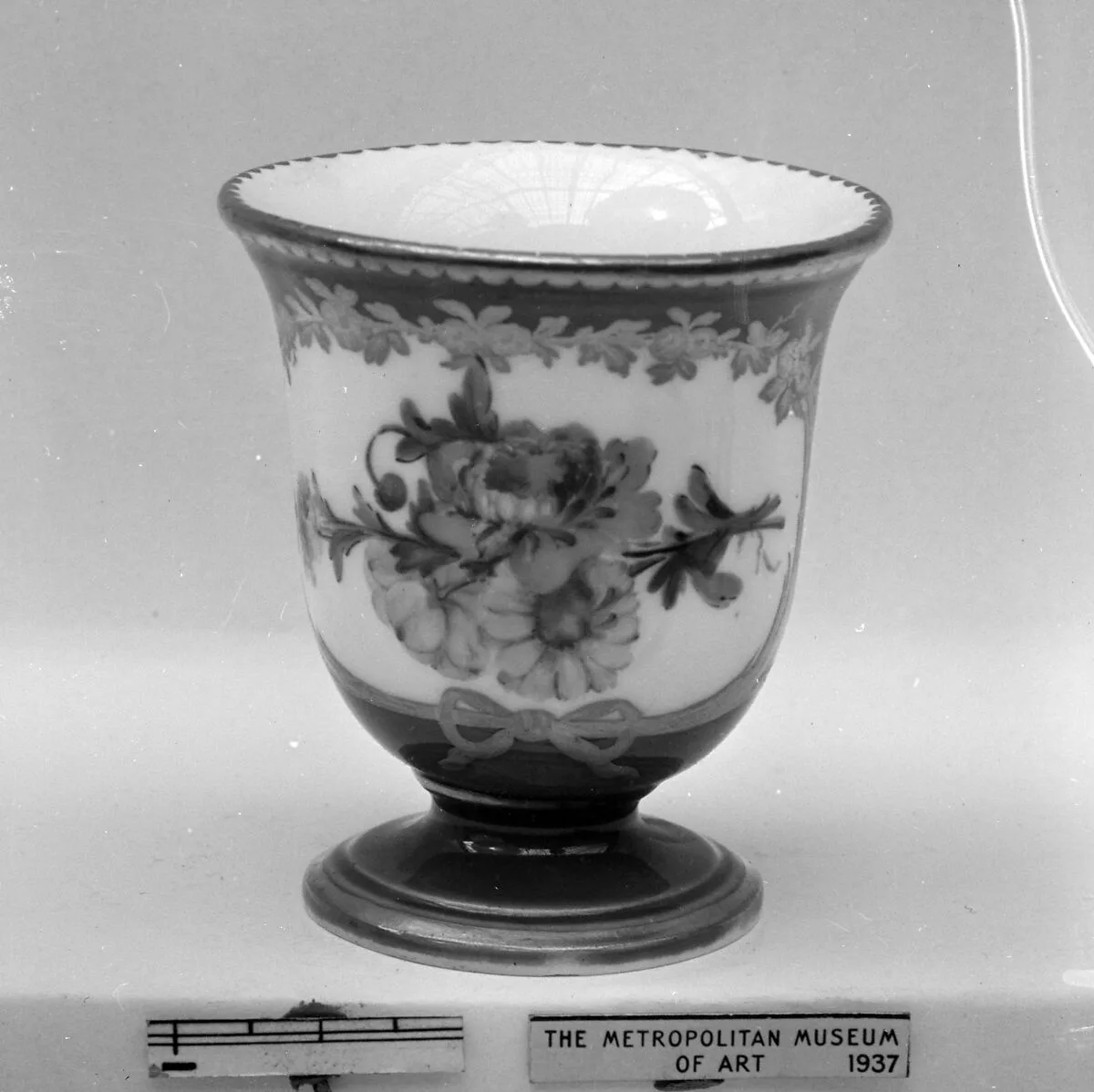 Ice cream cup (Tasse à glace) (part of a service) — Sèvres Manufactory|Pierre Massy|Jean Chauvaux
