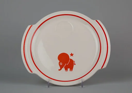 "Animal Kingdom" cake plate